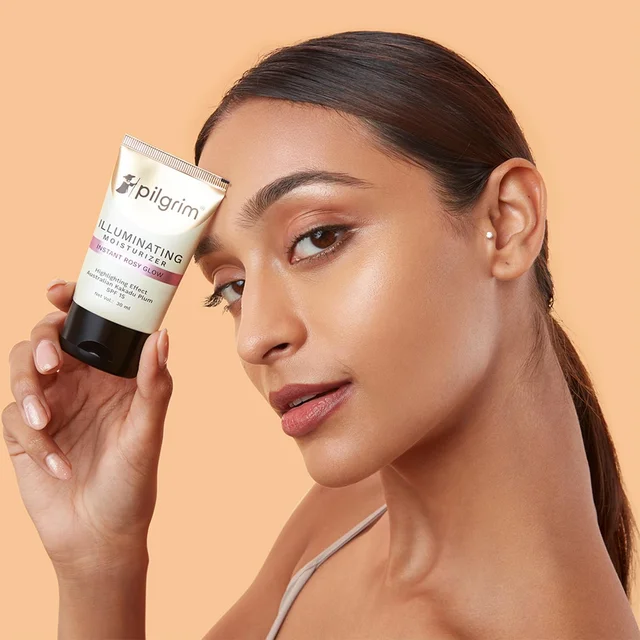 Pilgrim Illuminating Moisturizer 30ml Rosy Glow & SPF 15 | Hydrates, Brightens Skin, and Protects Against UV Rays, Giving a Natural Radiant Glow for Everyday Use.