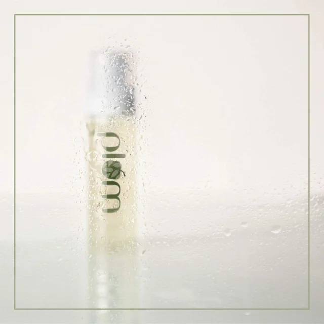 Plum Green Tea Revitalizing Face Mist 100ml | For Oily & Acne-Prone Skin | Refreshes & Hydrates | Makeup Setting Spray | 100% Vegan & Cruelty-Free