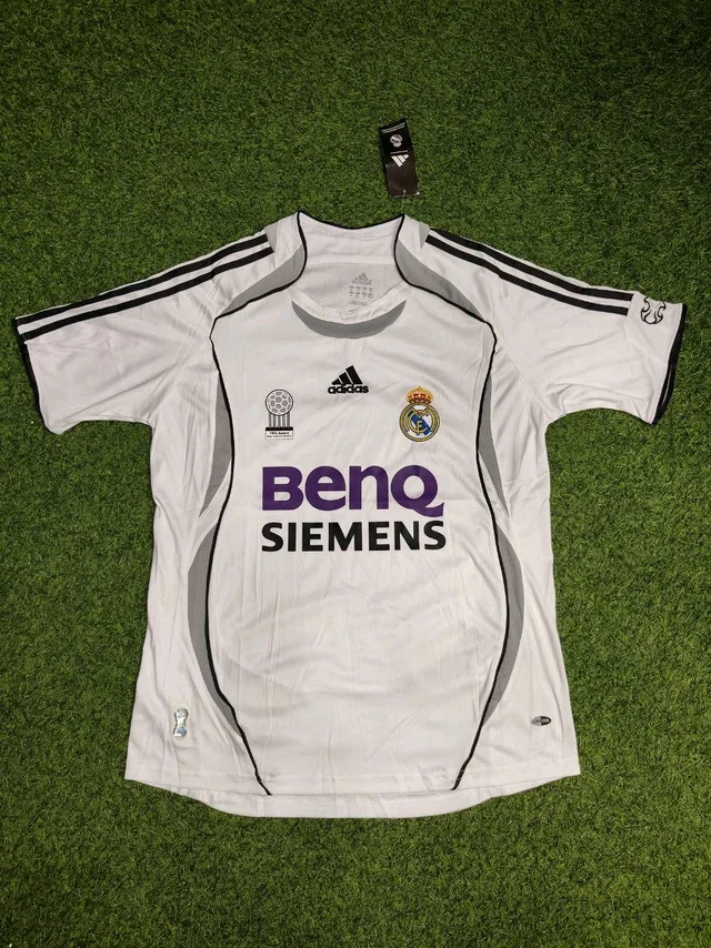 Retro Madrid 2006/07 Home Half Sleeve - S