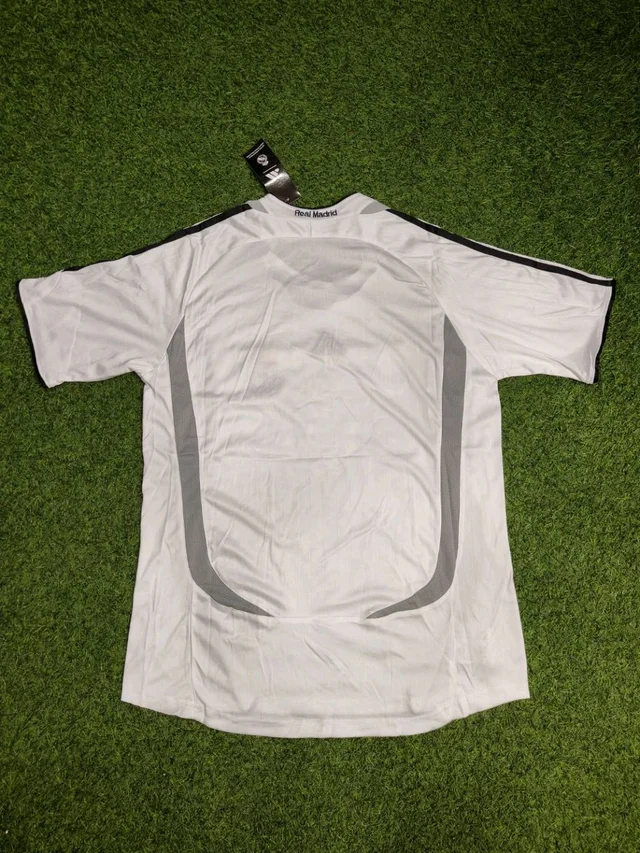 Retro Madrid 2006/07 Home Half Sleeve - S