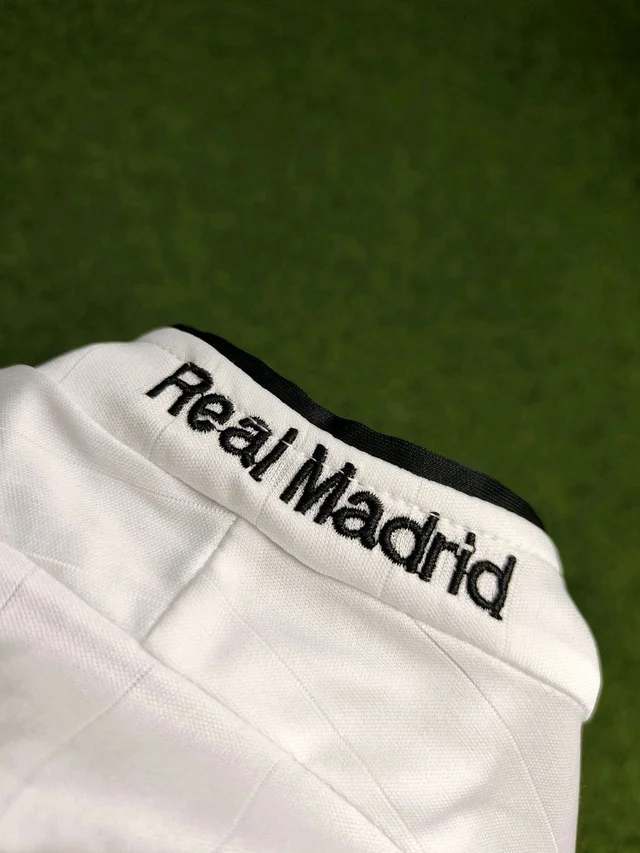 Retro Madrid 2006/07 Home Half Sleeve - S