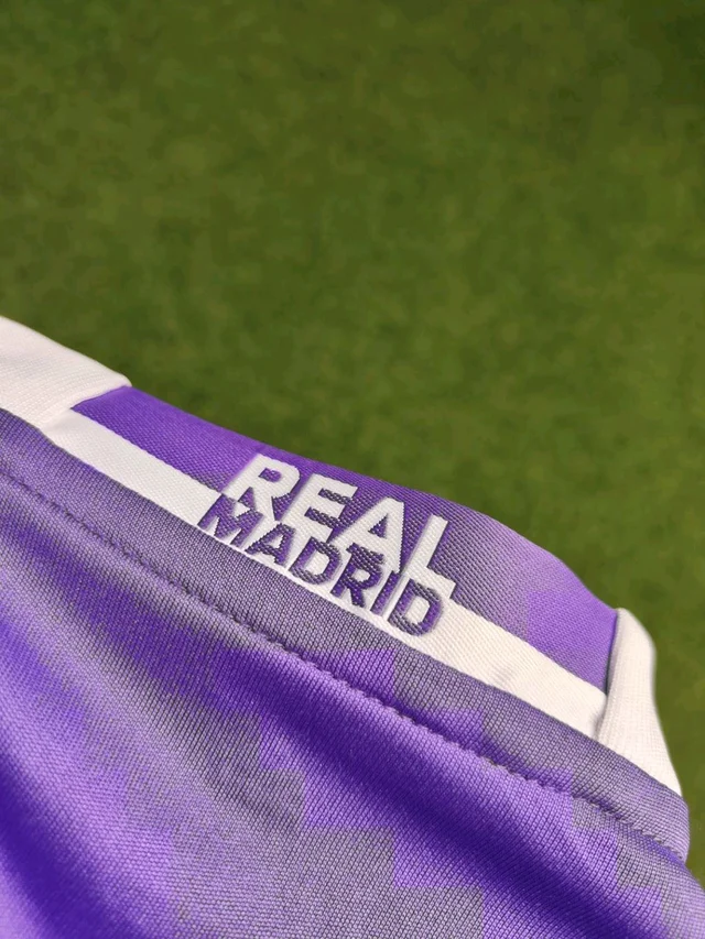 Retro Madrid 2016-17 Away Full Sleeve - M