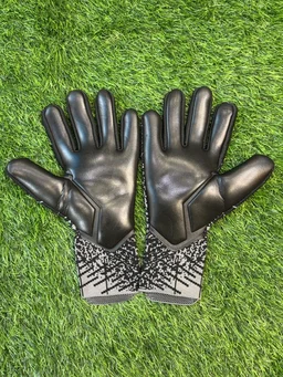Future Ultimate Black And Grey GK Gloves - 9