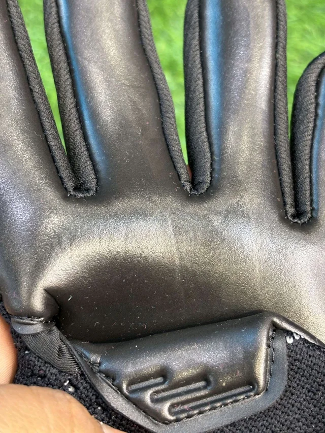 Future Ultimate Black And Grey GK Gloves - 9