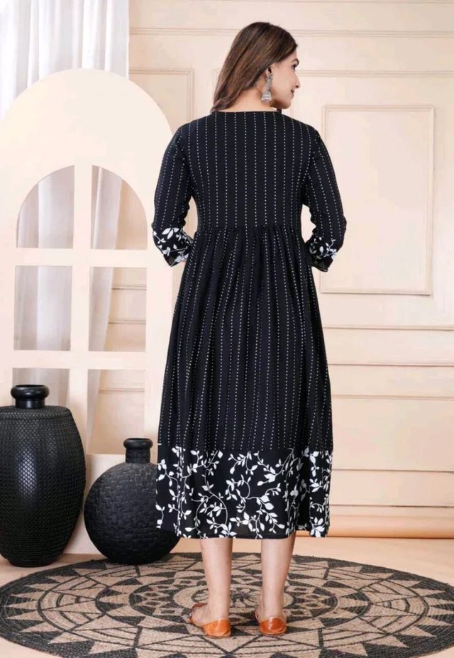 Women Floral Print Viscose Rayon Straight Kurta (Pink) - Black, L