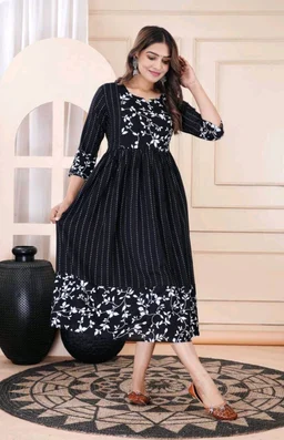 Women Floral Print Viscose Rayon Straight Kurta (Pink) - Black, M