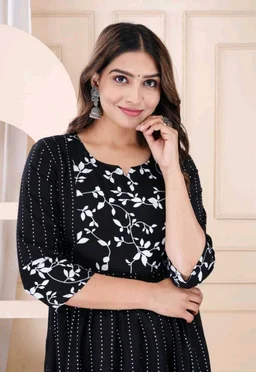 Women Floral Print Viscose Rayon Straight Kurta (Pink) - Black, M