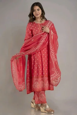 Women Viscose Rayon Kurta. Pant Dupatta Set - Mandy, L
