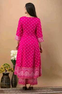 Women Viscose Rayon Kurta. Pant Dupatta Set - Razzmatazz, S