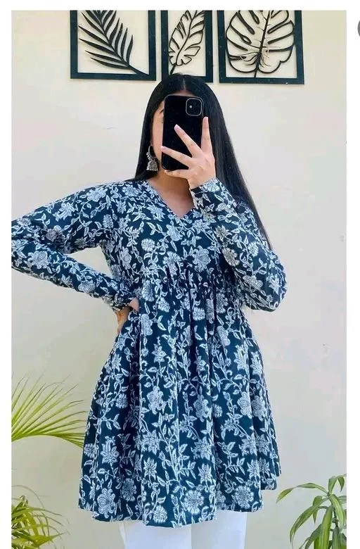 Women printed top - Elephant, M