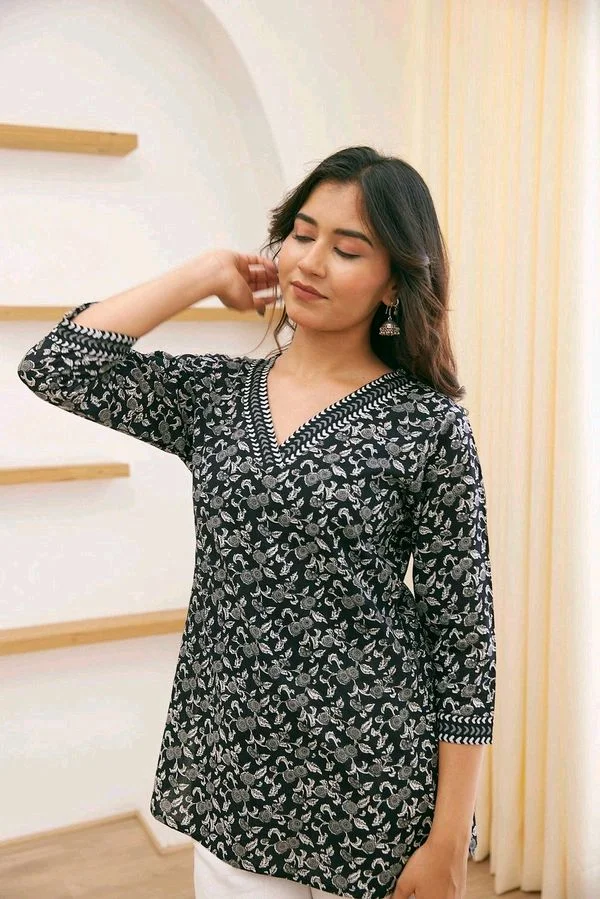 Black Jaal Floral Print Top Cotton V-Neck Short Kurti Tunic for Women - Celtic, S