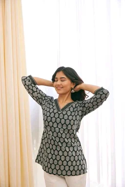 Black Jaal Floral Print Top Cotton V-Neck Short Kurti Tunic for Women - Pablo, S