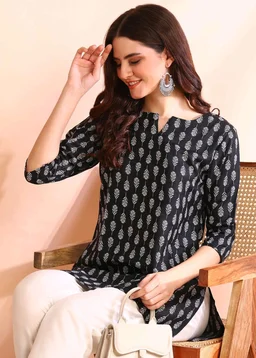 Women Floral Print Cotton Rayon Straight Kurta (Blue) - Black, L
