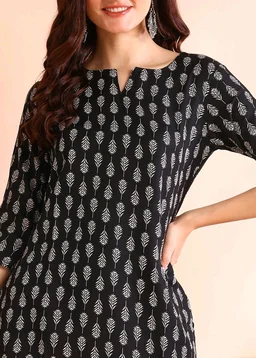 Women Floral Print Cotton Rayon Straight Kurta (Blue) - Black, L