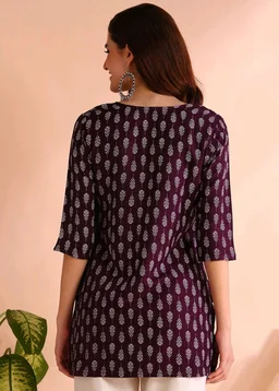 Women Floral Print Cotton Rayon Straight Kurta (Blue) - Wine Berry, L