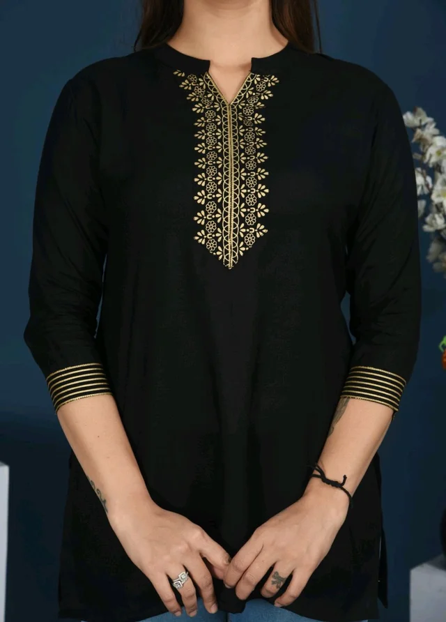 Women Solid Viscose Rayon Straight Kurta (Black) - Black, M