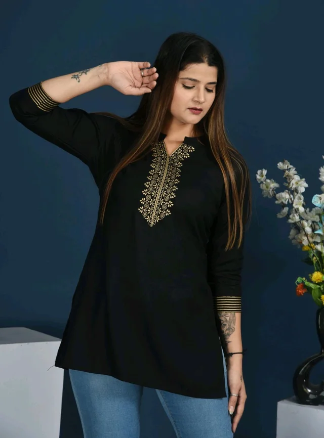 Women Solid Viscose Rayon Straight Kurta (Black) - Black, XL