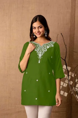 Women Rayon Regular Top - Green Leaf, M