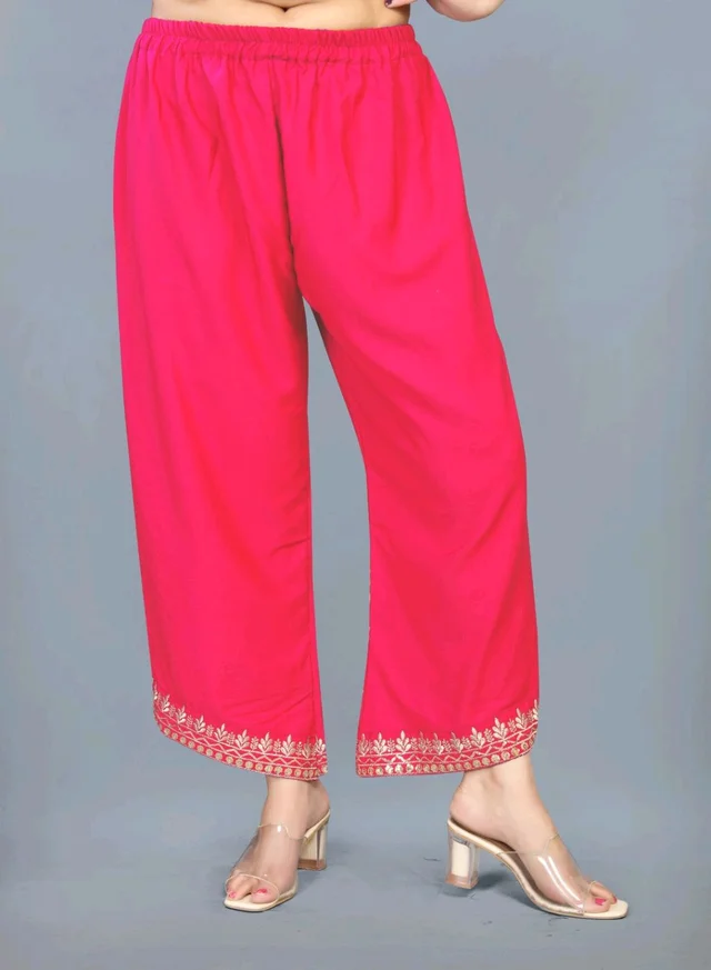 Women's Georgette Sleeveless Kurti Set With Embroidered Lace - Radical Red, M