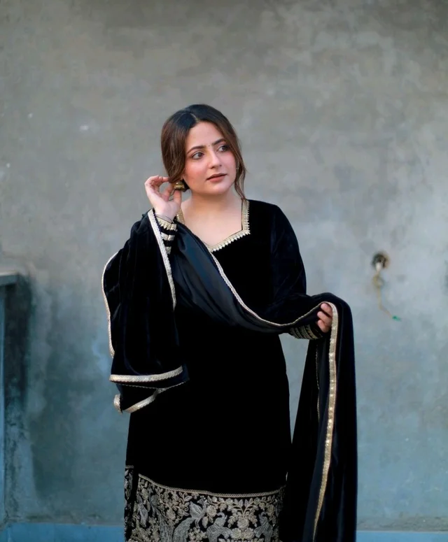 Black Velvet Winter Embroidered Kurta pant Dupatta set | Indian Ethnic Women Wear | Thick Festive Embroidered Kurti | Bollywood Formals - Black, XXL