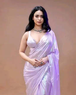 Metallic Glow Saree - Changing Colors at Every Curve - London Hue, Free Size