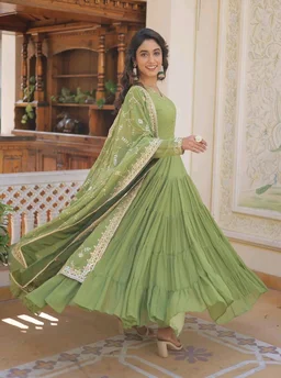 Women's Georgette Anarkali kurta set & Duptta For Women - Green Smoke, L