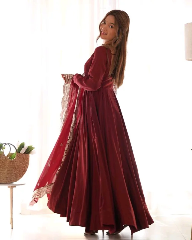 Women's Printed Romanslik Full Sleeve V-Neck Zip Beautiful Anarkali Gown with Dupatta & Pant - Maroon, S