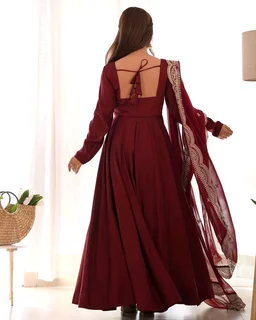 Women's Printed Romanslik Full Sleeve V-Neck Zip Beautiful Anarkali Gown with Dupatta & Pant - Maroon, XS