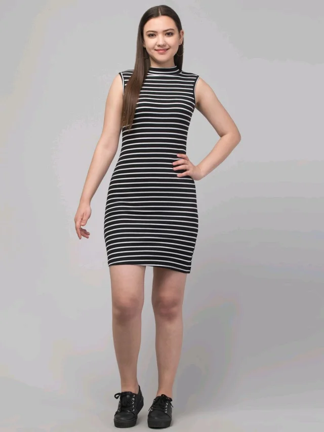 Women Bodycon Black, Red, White Dress
- Black Lining, M