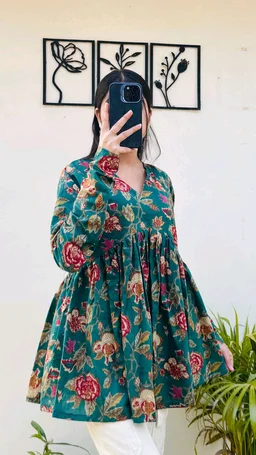 Cotton Flared Bottle Green Aliacut Floral Print Peplum Top - Surfie Green, L
