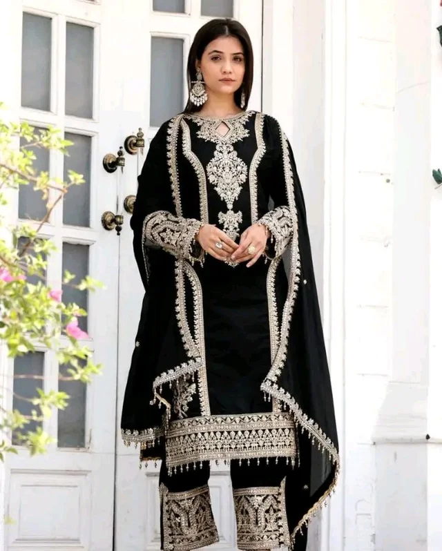 Heavy Chinon Silk kurti Eith Embroidered salwar And Dupatta Set
- Black, XL