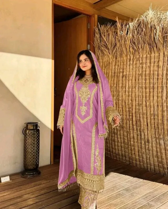 Heavy Chinon Silk kurti Eith Embroidered salwar And Dupatta Set
- Bouquet, XL