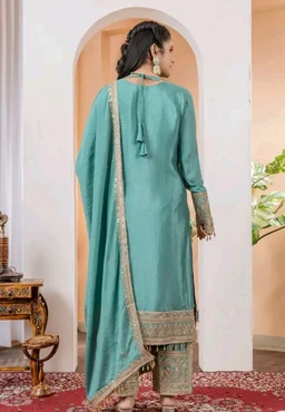 Heavy Chinon Silk kurti Eith Embroidered salwar And Dupatta Set
- Breaker Bay, S