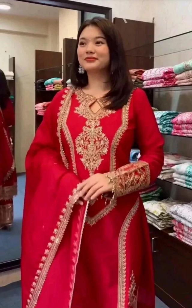 Heavy Chinon Silk kurti Eith Embroidered salwar And Dupatta Set
- Cardinal, XXL