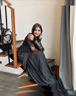 New Party Wear Ready-to-Wear Lehenga Saree with Real Mirror Border Work & Embellished Blouse
- Black, Free Size