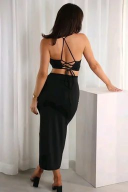 Black Shoulder Straps Crop Top With High Slit Skirt Co-Ords
- Black, S