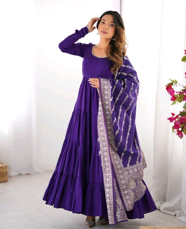 Pista Silk Gown With Jacquard Banarasi Dupatta - Daisy Bush, L