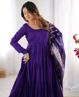 Pista Silk Gown With Jacquard Banarasi Dupatta - Daisy Bush, M