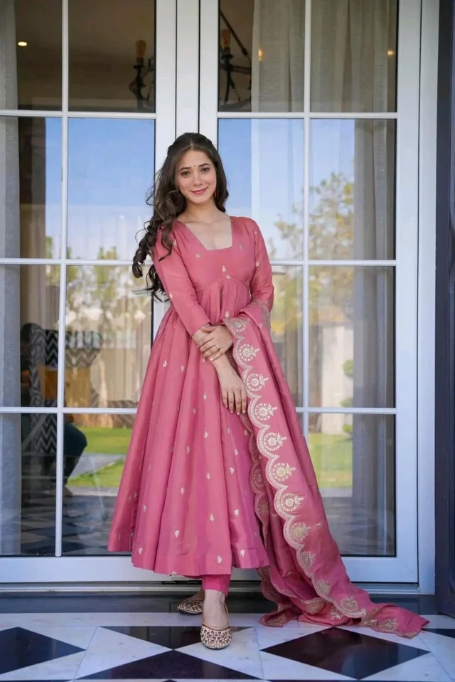 Women's Designer Soft Bandhani Anarkali Styles Salwar Suit
- Darty pink, M