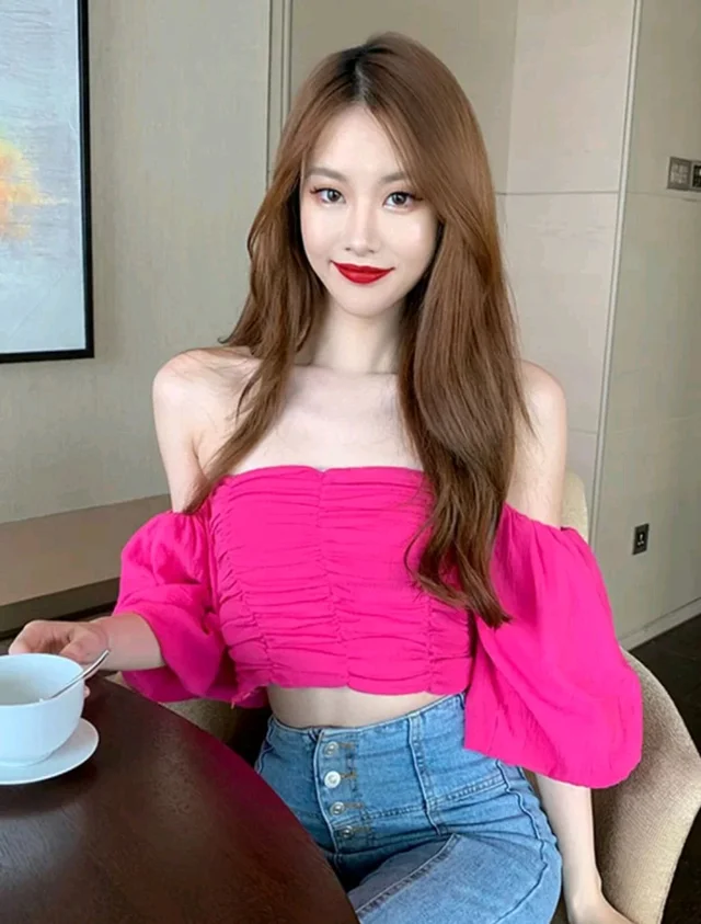 Off-Shoulder Bardot Crop Top
- Wild Strawberry, M