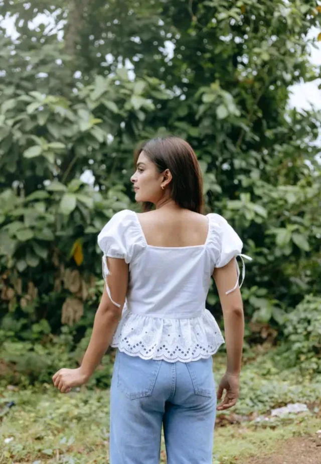 Woman's Trendy And Stylish Lace Top - White, L