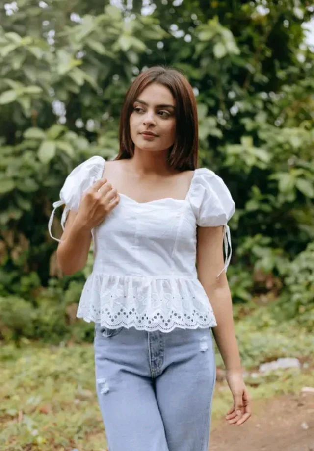 Woman's Trendy And Stylish Lace Top - White, XS