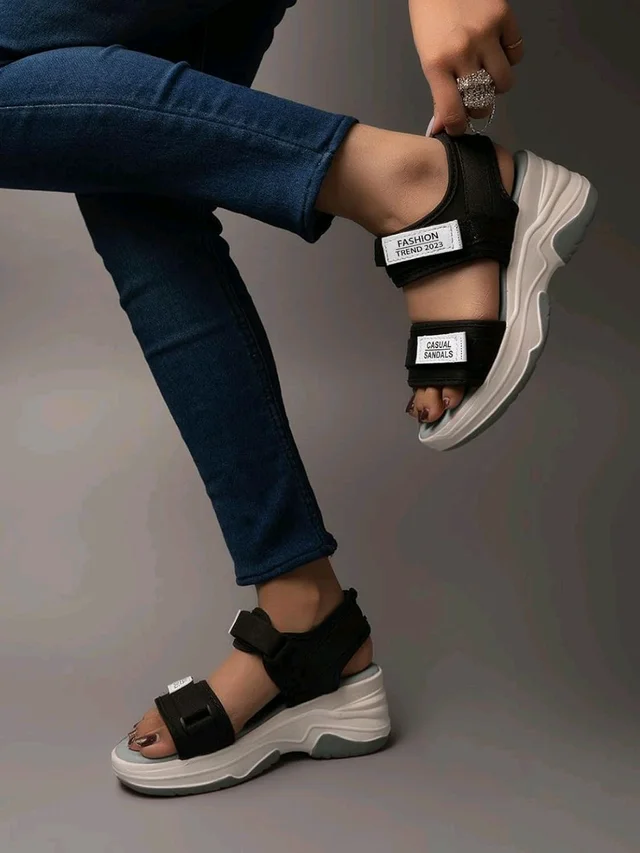 Lightweight Comfortable Daily Wear & Trendy Flatforms Pink Sandals for Girls
- Grey, IND-5