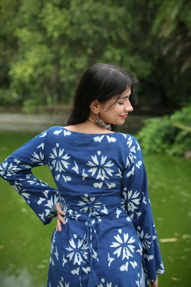 Indigo Trendy Short Kurti
- M, Astronaut