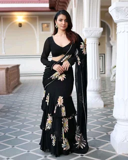 Kiyana Black Handpainted Chinon Pre Draped Saree - Free Size, Black