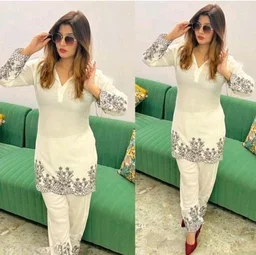 Women's Floral Embroidered Kurta Set with Pants, Maroon, 3/4 Sleeve - L, White