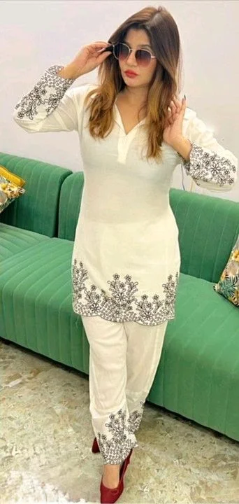 Women's Floral Embroidered Kurta Set with Pants, Maroon, 3/4 Sleeve - M, White