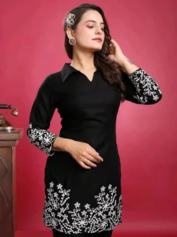 Women's Floral Embroidered Kurta Set with Pants, Maroon, 3/4 Sleeve - S, Black