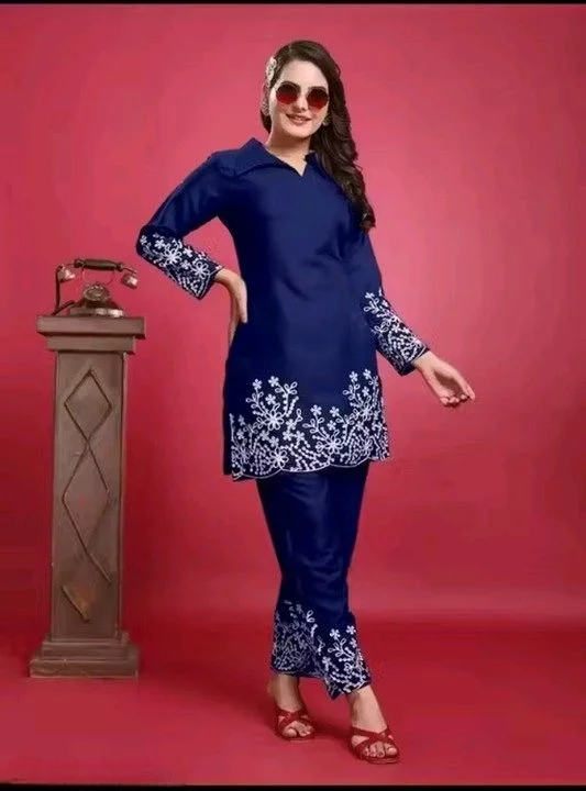 Women's Floral Embroidered Kurta Set with Pants, Maroon, 3/4 Sleeve - S, Blue