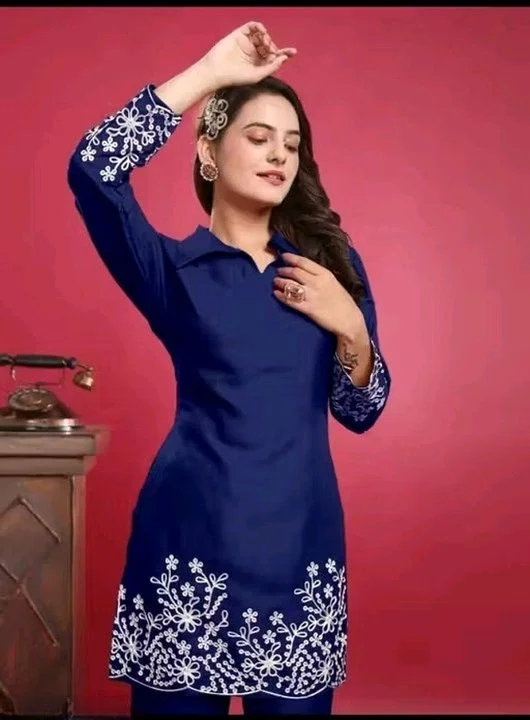Women's Floral Embroidered Kurta Set with Pants, Maroon, 3/4 Sleeve - S, Blue